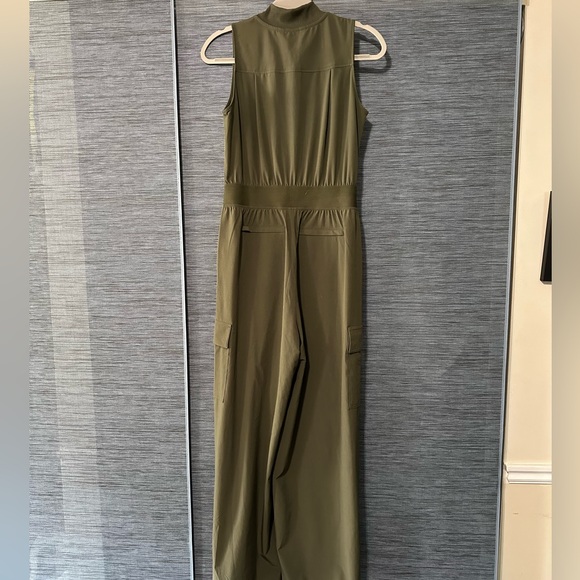 Athleta Brooklyn Utility olive green Jumpsuit - size 2 - Picture 6 of 8